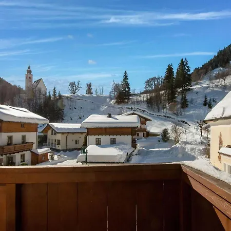 Leni S Mountain Near Ski Area Apartment *